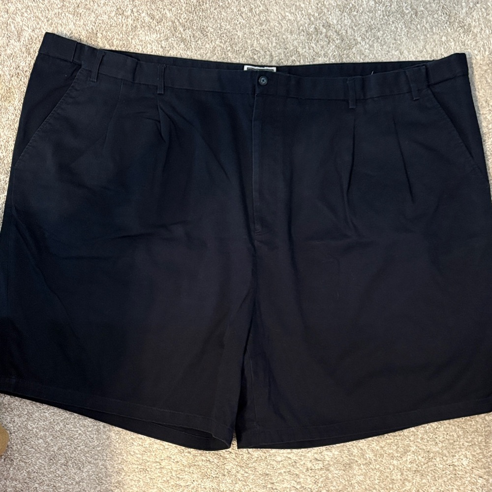 Classic Black Men's Pleated Shorts